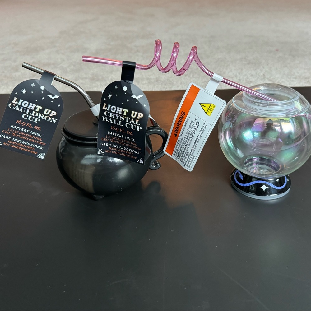 NWT Target Bullseye Set of 2 Light up Halloween Cups w/ lid & straw.